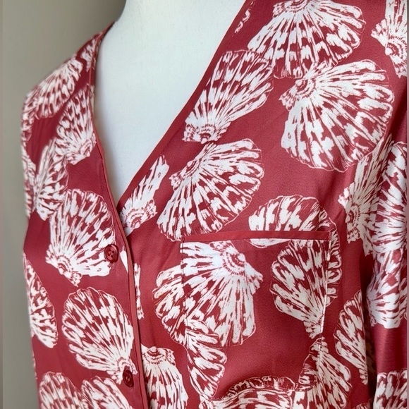 NWT Summersalt Cloud 9 Satin PJ top Long Sleeves Burgundy Seashell Print Medium - Picture 5 of 14